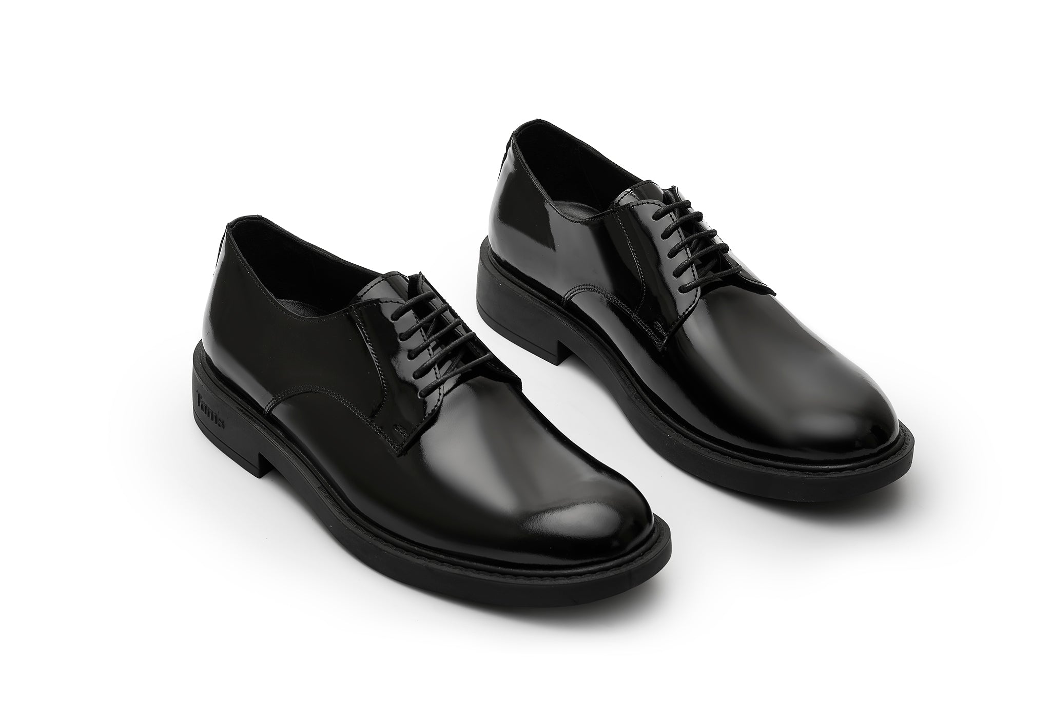 Classic Derby Vernee