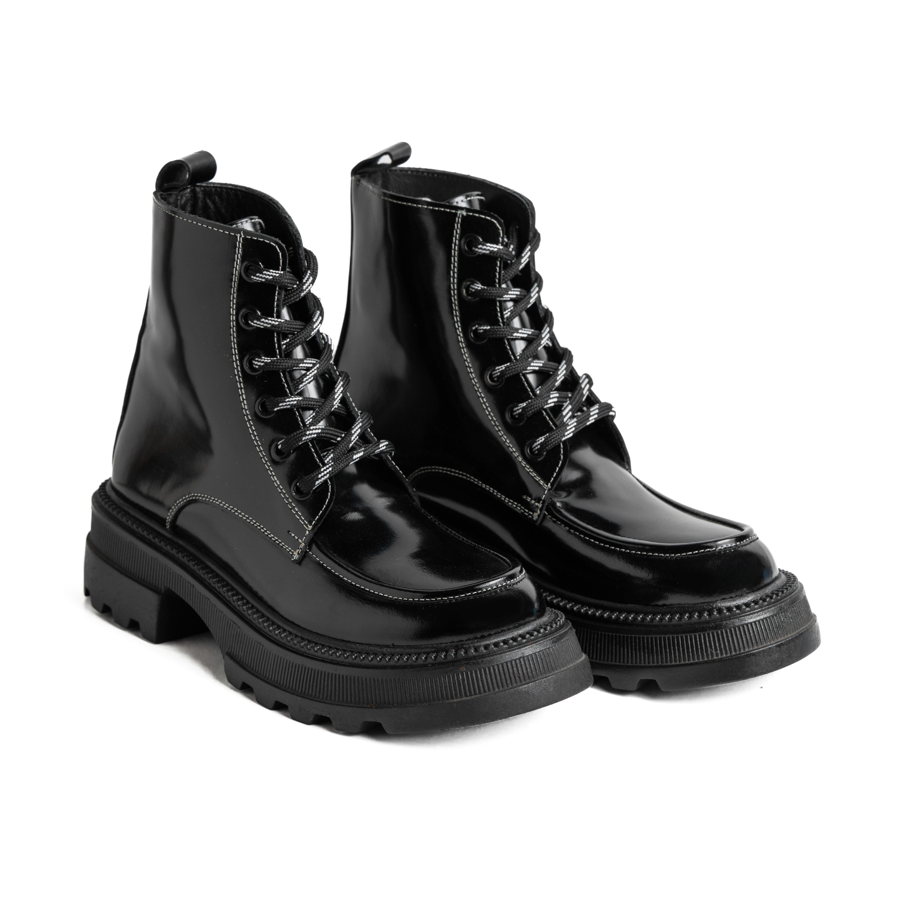 Gloss boots
