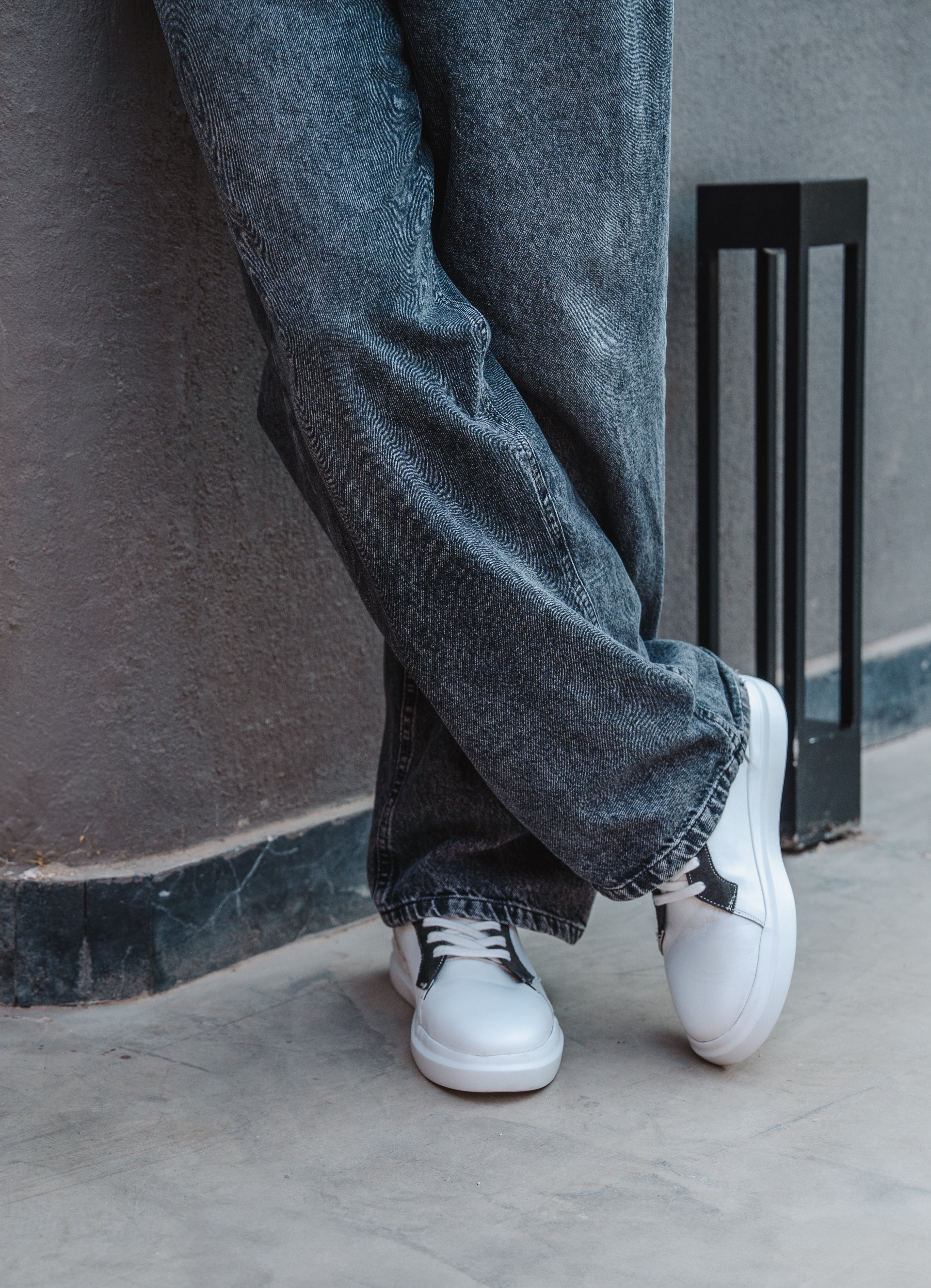 Essential low tops